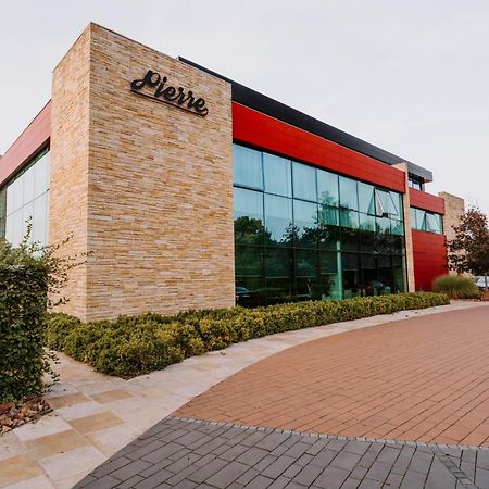 Pierre Hotel Παρντούμπιτσε Εξωτερικό φωτογραφία