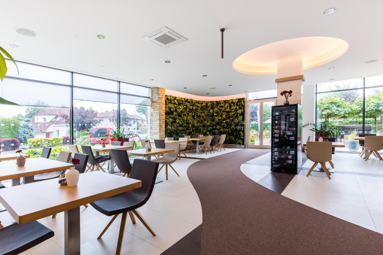 Pierre Hotel Παρντούμπιτσε Εξωτερικό φωτογραφία