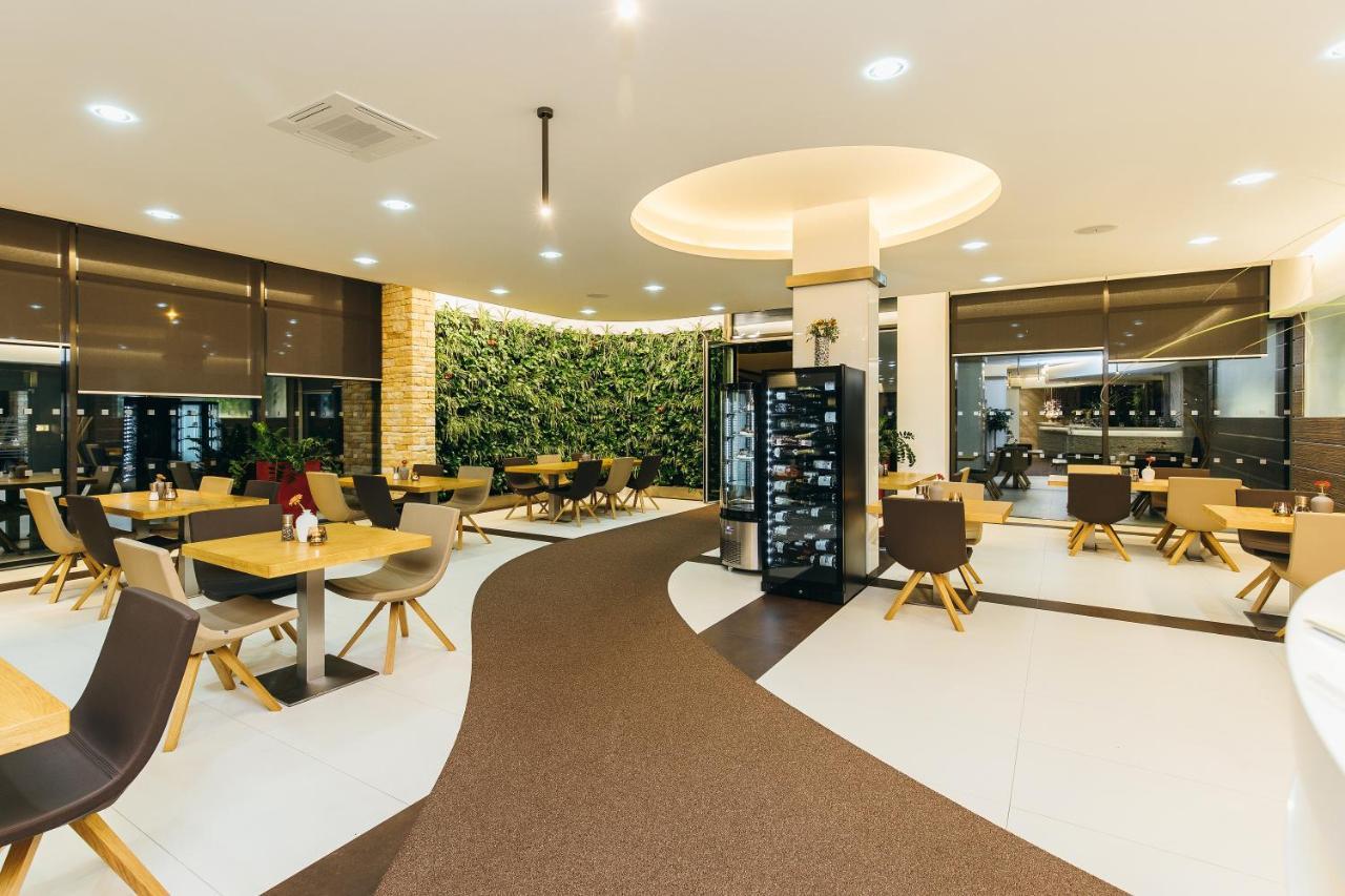 Pierre Hotel Παρντούμπιτσε Εξωτερικό φωτογραφία