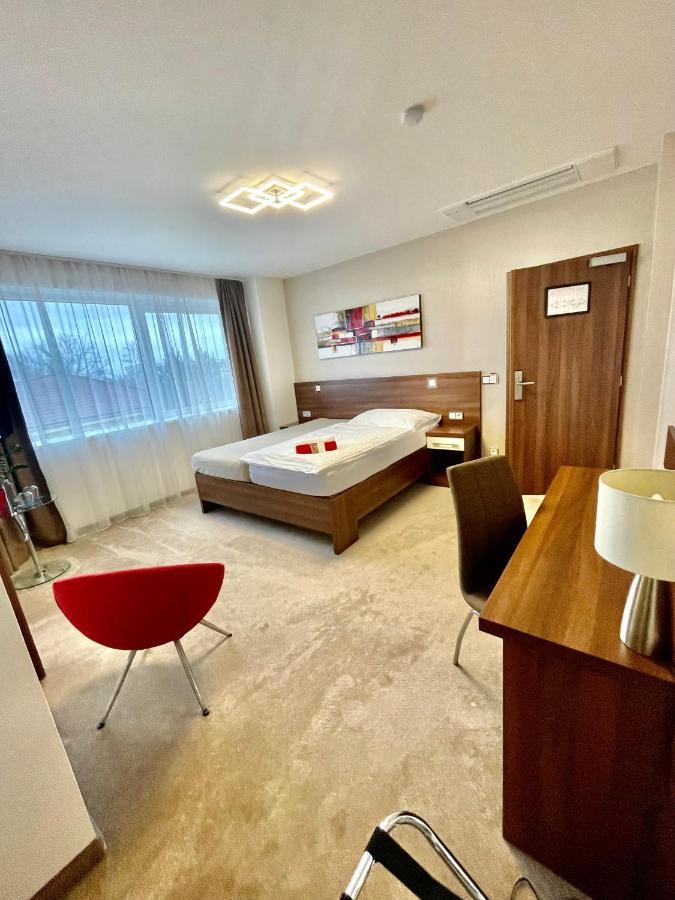 Pierre Hotel Παρντούμπιτσε Εξωτερικό φωτογραφία